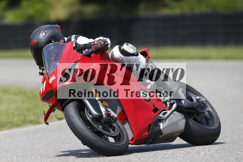 /27 12.06.2025 Ducati Schweiz Trackday Warmup  ADR/gelb-jeaune/11